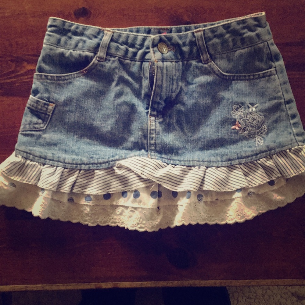 Cute jean skort!